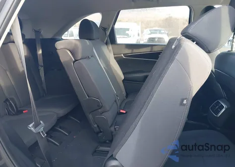 2019 Kia Sorento 2.4L Lx z USA, uszkodzony, nr VIN 5XYPGDA30KG451663